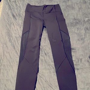 Lululemon Black Leggings - Size 6 - Side Details